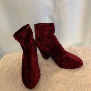 Lane Bryant 10 W Berry Velvet Heeled Booties